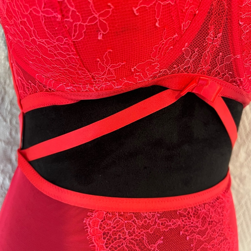 Victoria Secret - Picture 7 of 12
